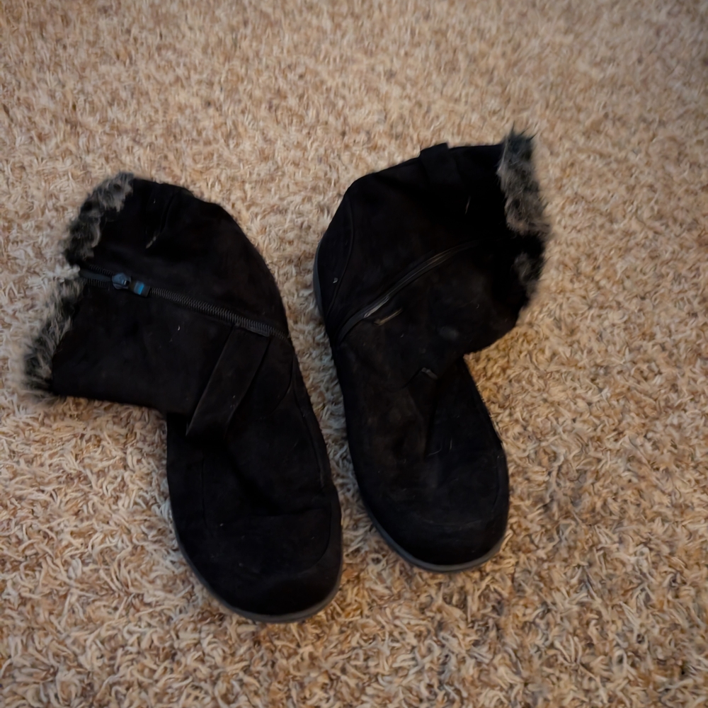 Western Chief Black Ankle Boots with Faux Fur Trim